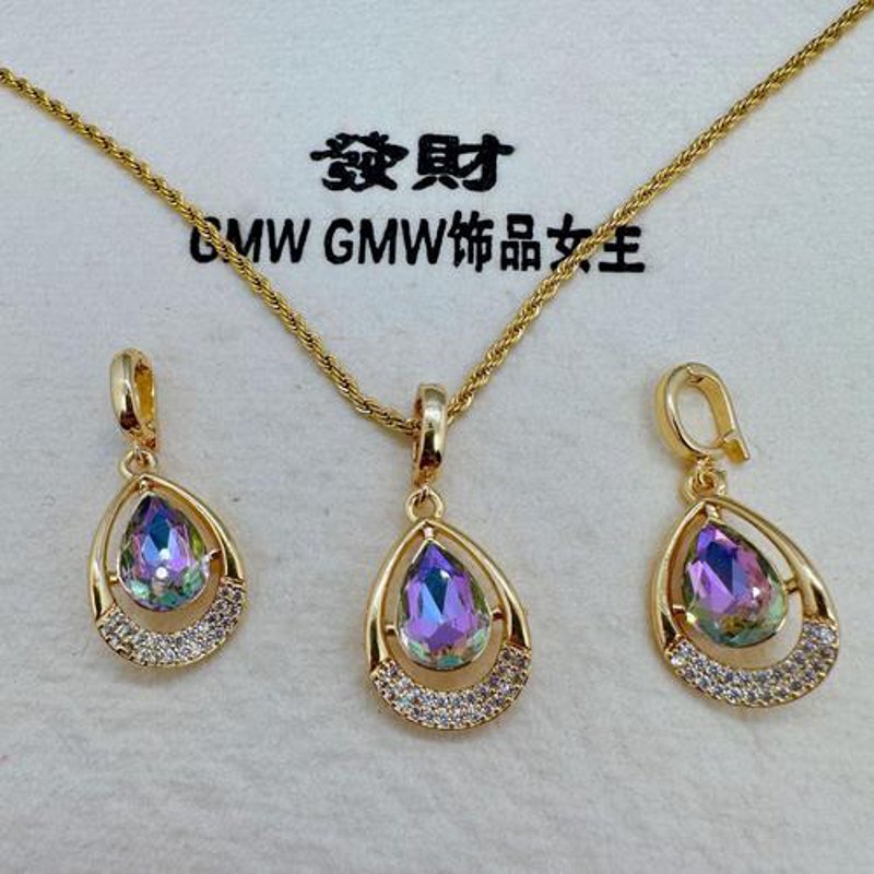 避开耳环选择误区：打造完美个人形象
